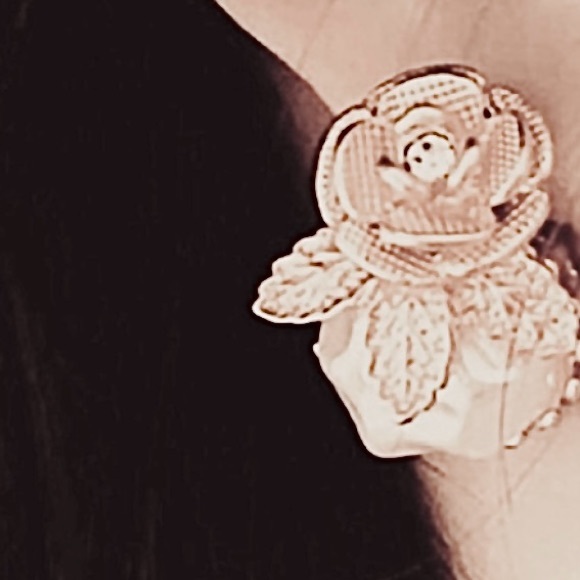 “Parisian Rose Pearl” Gingham Petals Crater Dent Moon Surface French Palace Stud - Picture 15 of 16